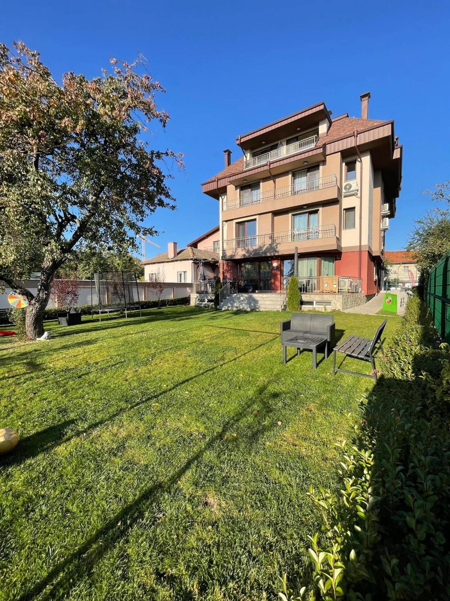 Zaraaparthotel Sofia Exteriör bild